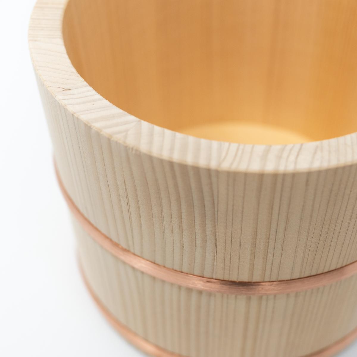 general bath bowl with handle closeup lip