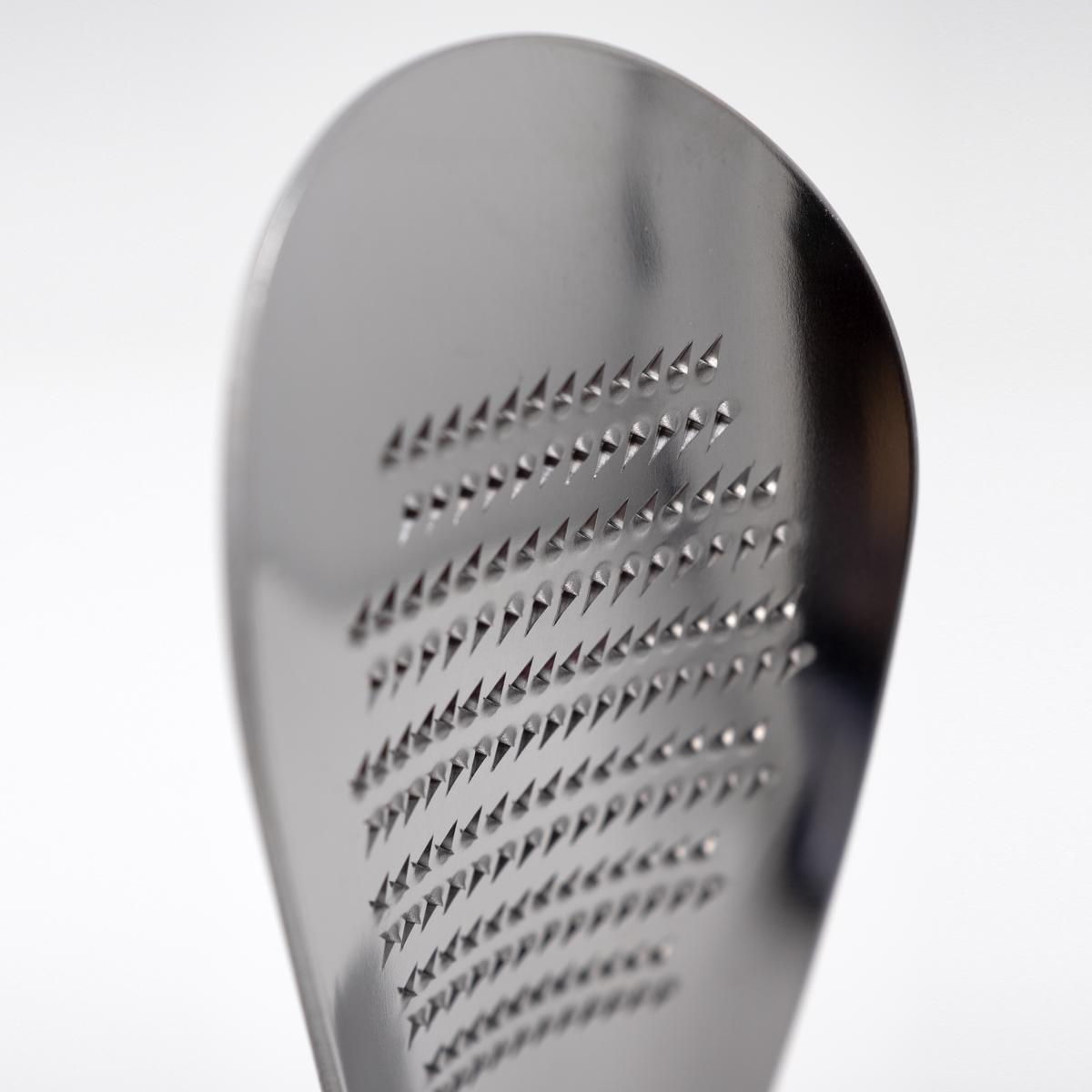 grater small close