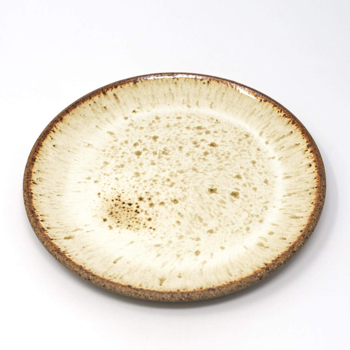 lisa armour brown cream plate side angle