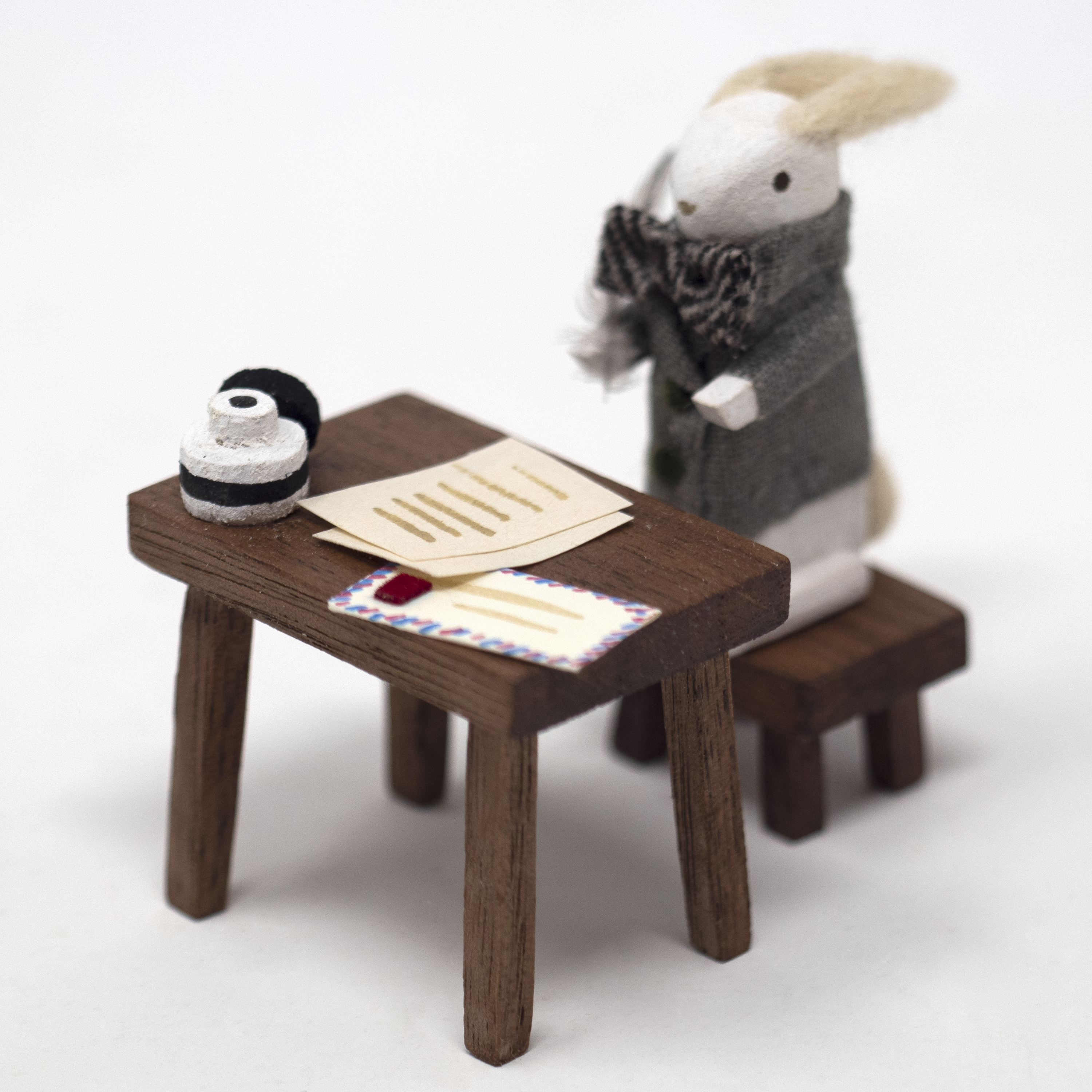 Image of Hemingway Rabbit Figurine
