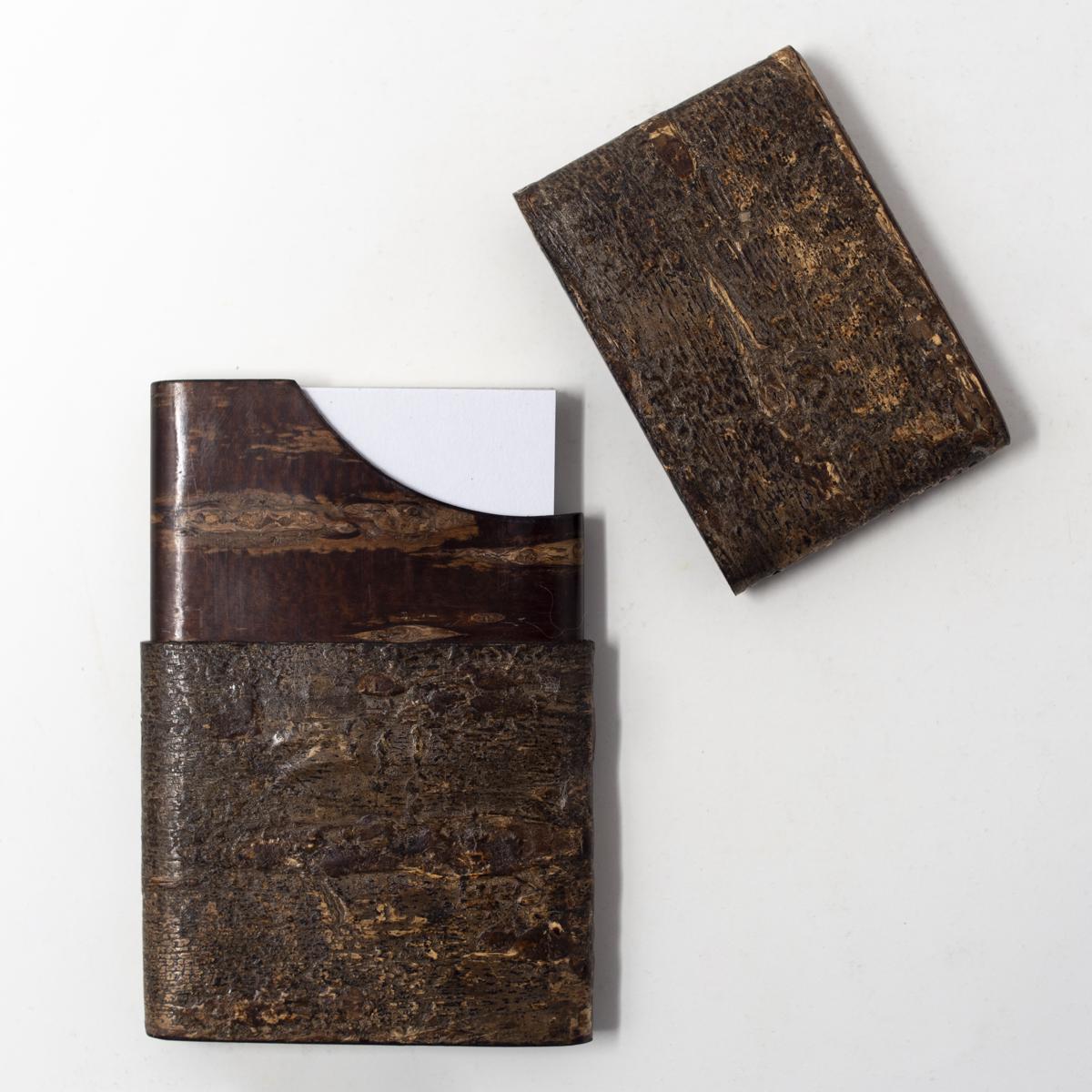Tomioka chira card case open