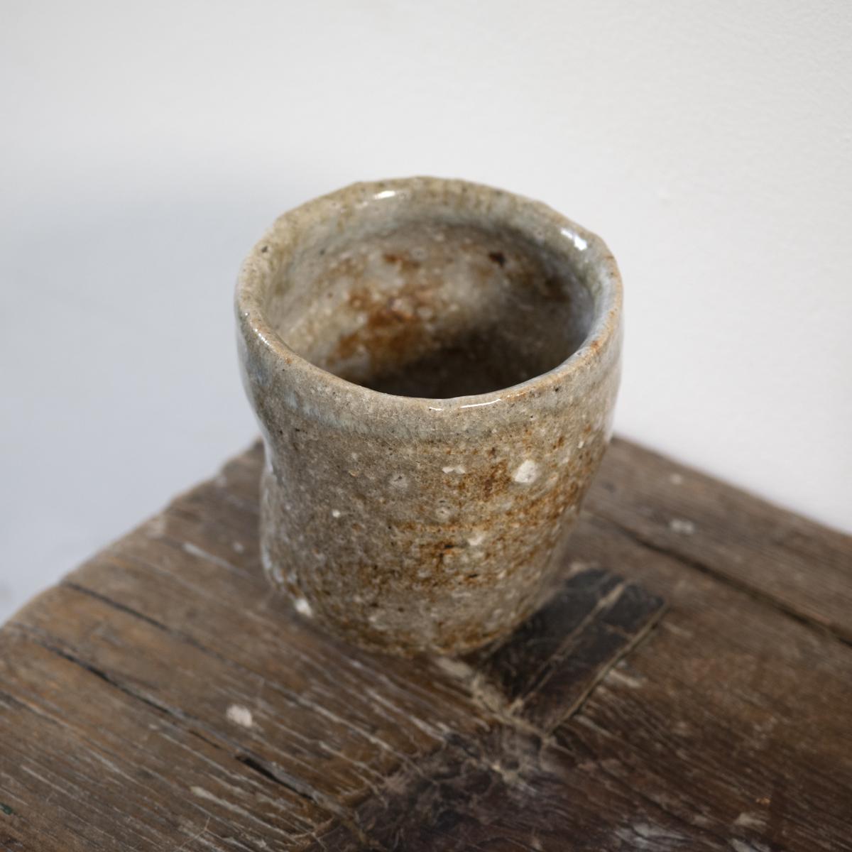 sea floor pot on table