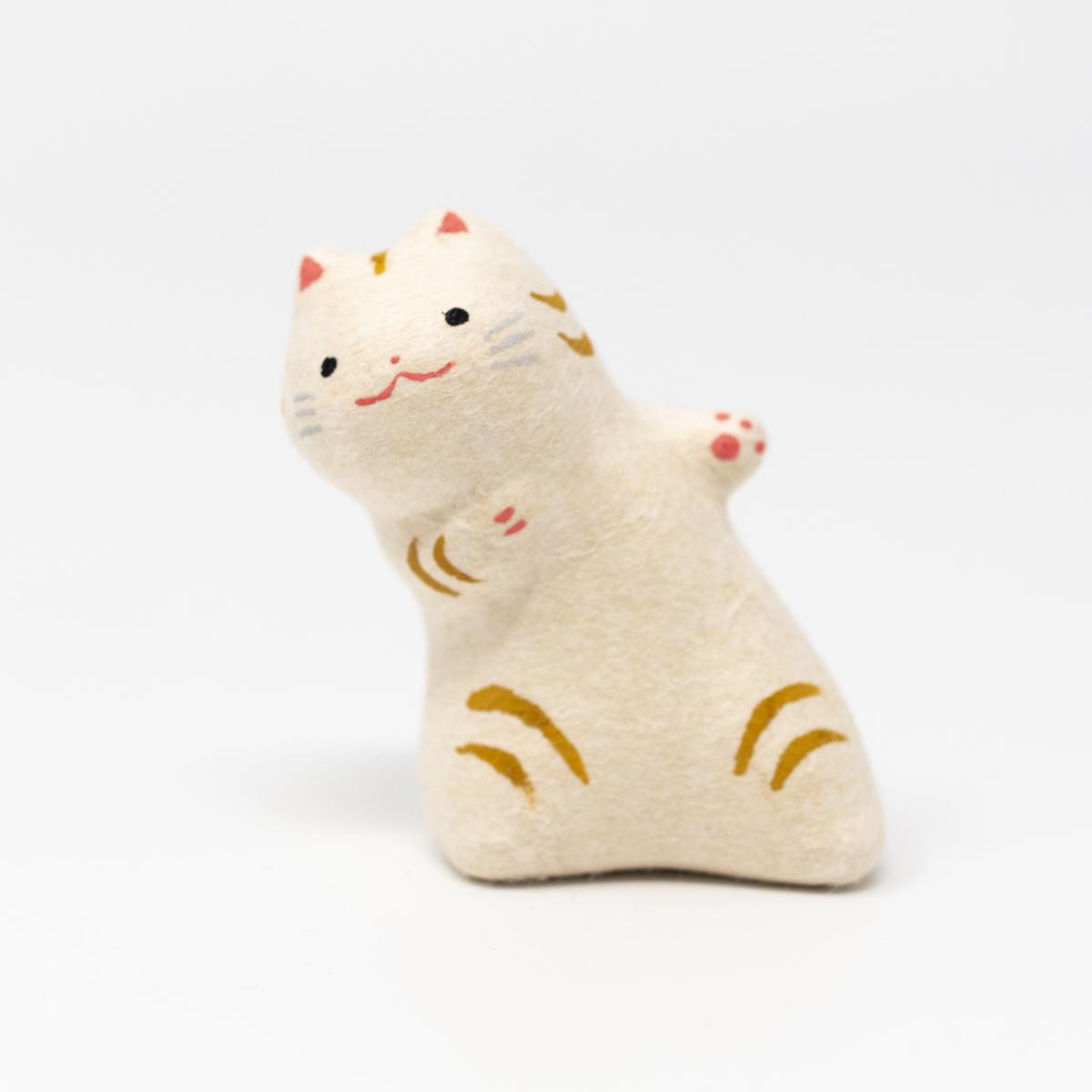 haibara leaning cat