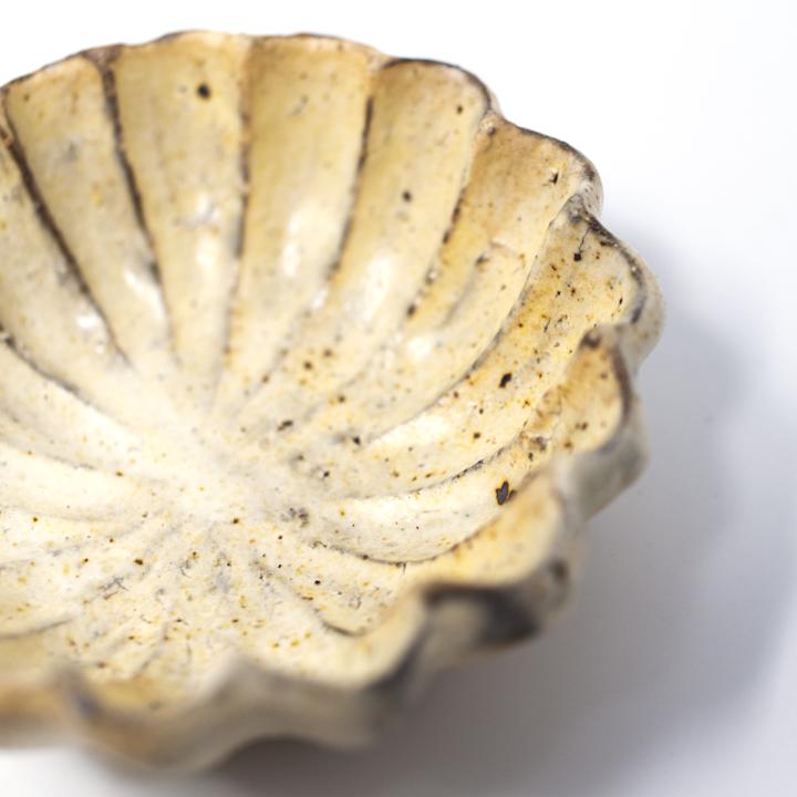 Fumie Suzuki ceramics small white bowl closeup