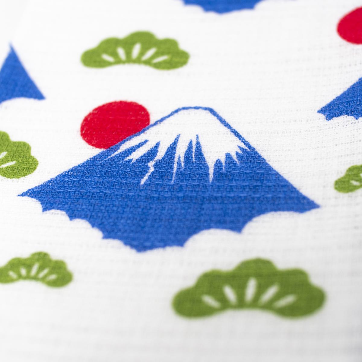 super mountain towel closeup short