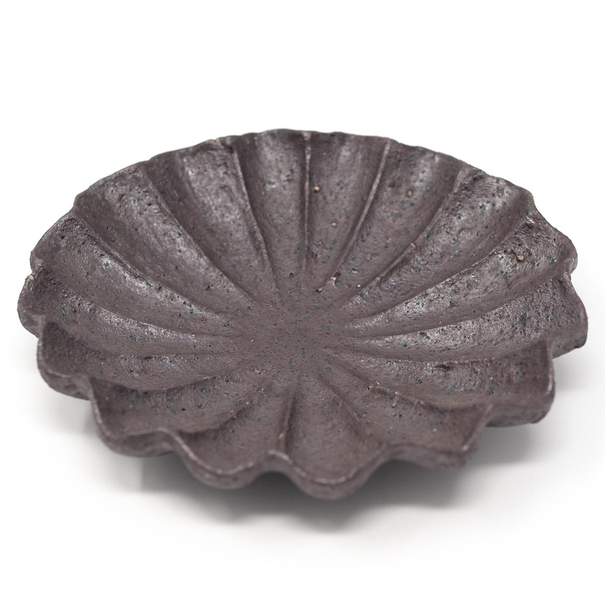 Fumie Suzuki ceramic large black dish top angle