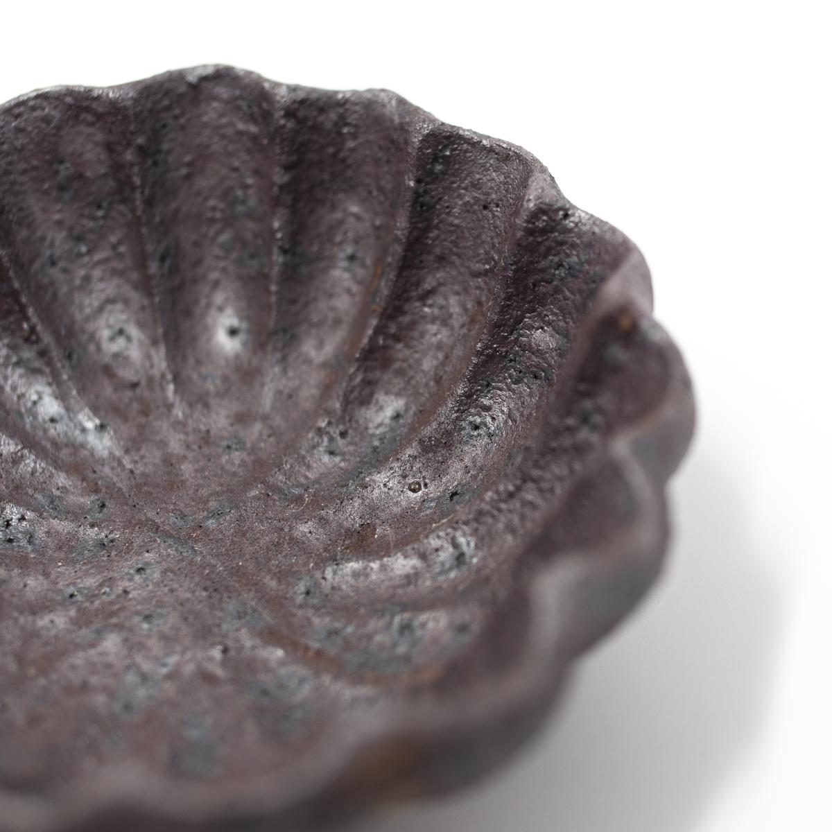 Fumie Suzuki ceramics small black bowl closeup