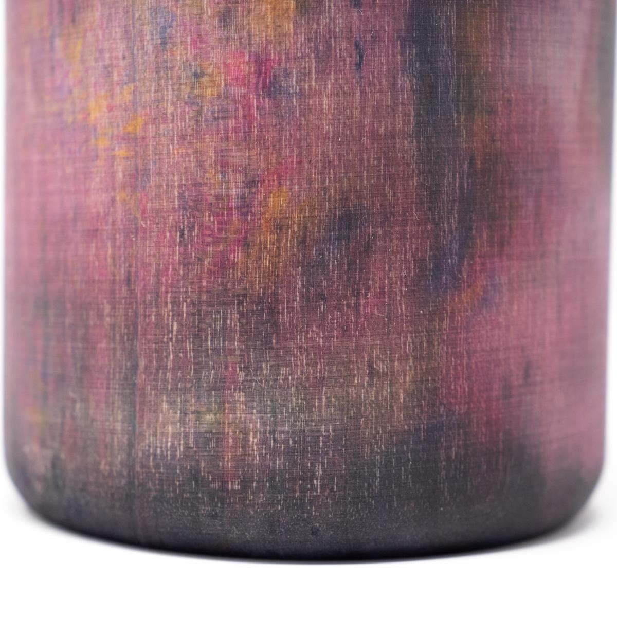 vase bottom closeup