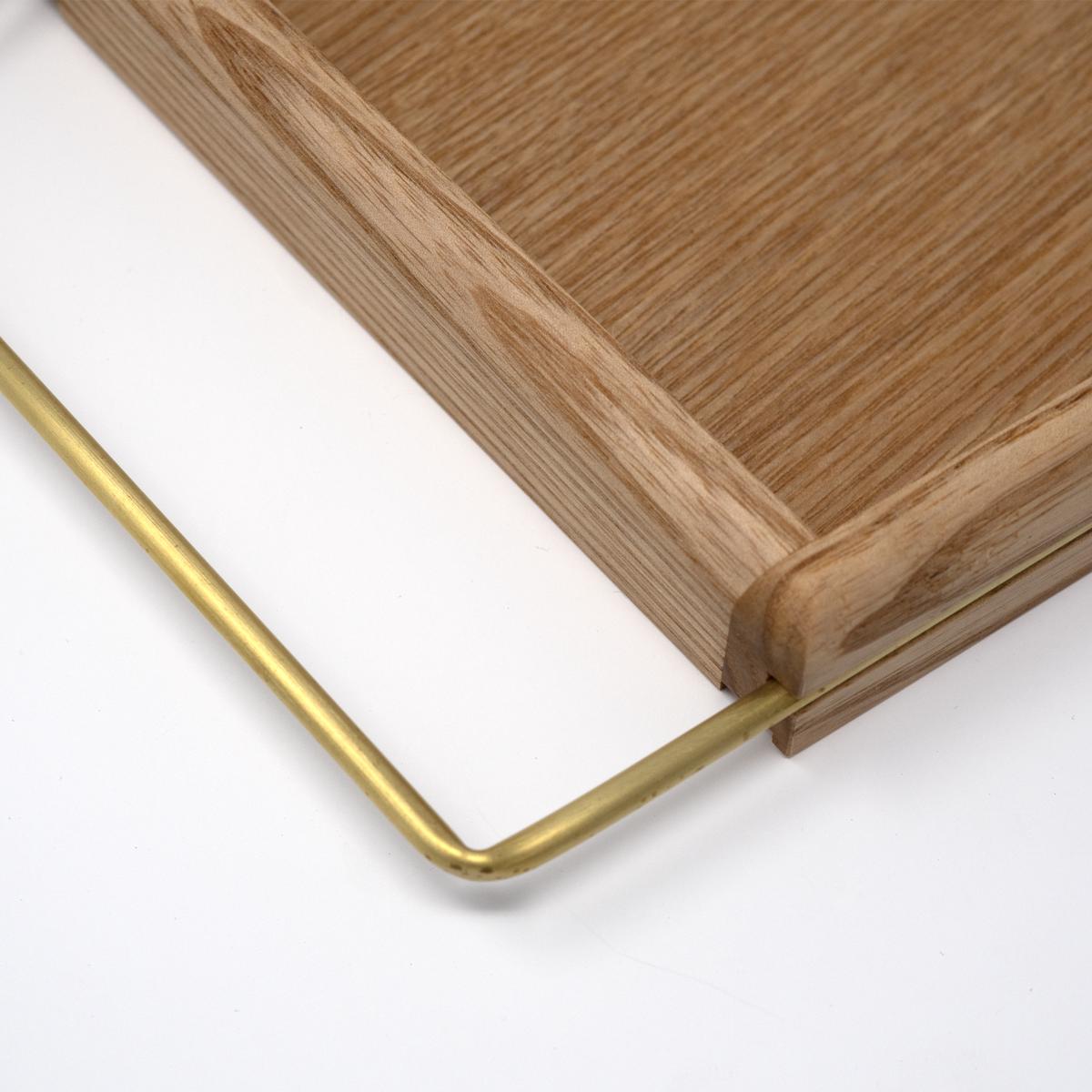 dustpan close
