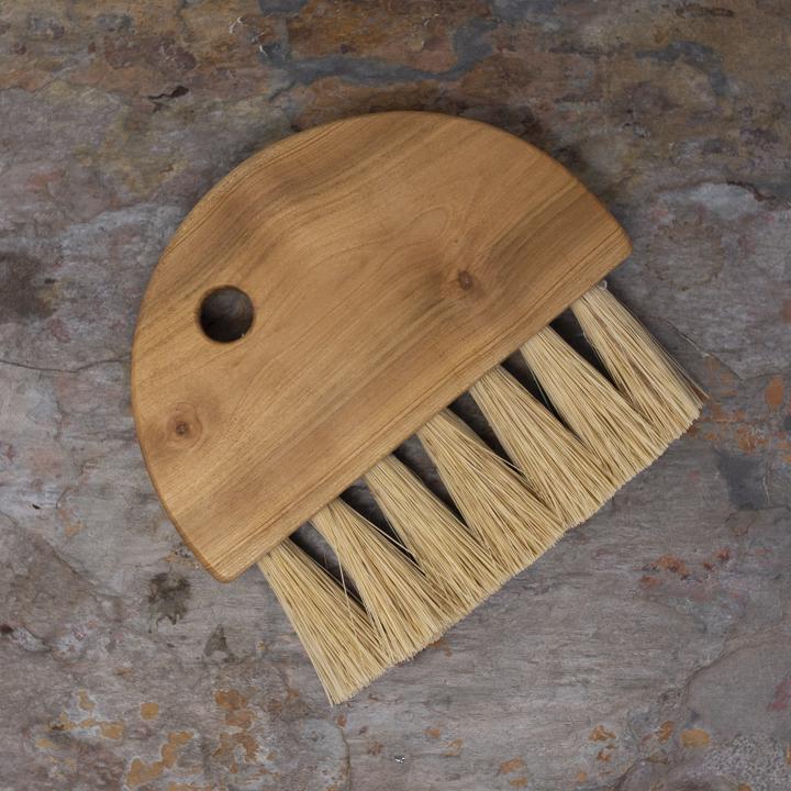 slow made goods brush 2 lifestyle