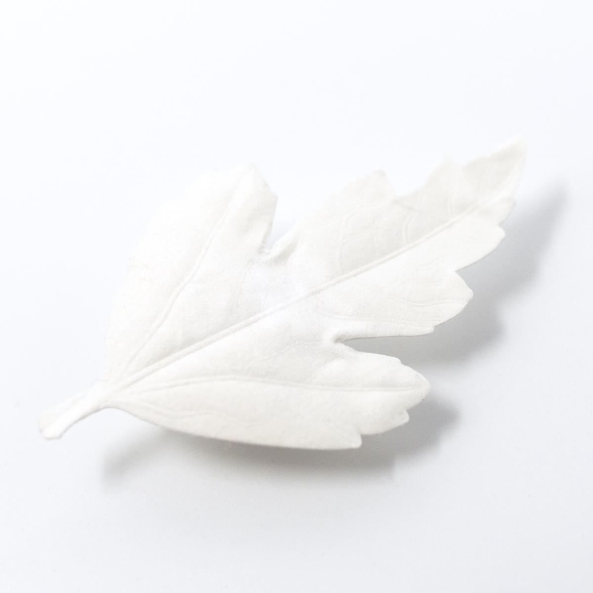 morihata hako white leaf closeup