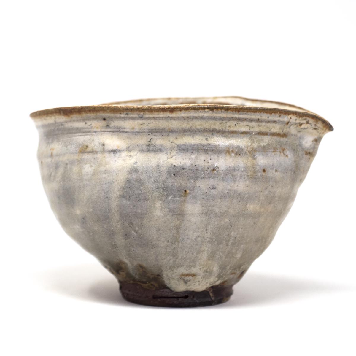 isao dark grey pitcher side
