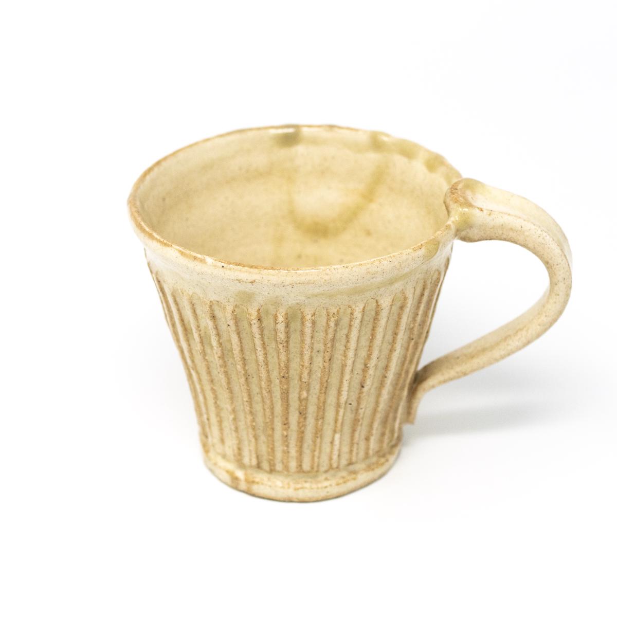 mashiko cream coffee mug side angle
