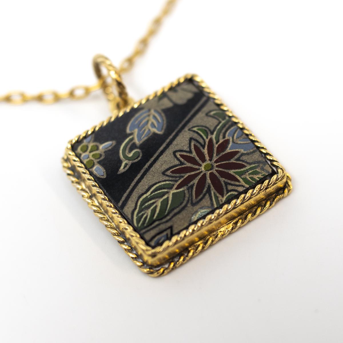 necklace 5 angle