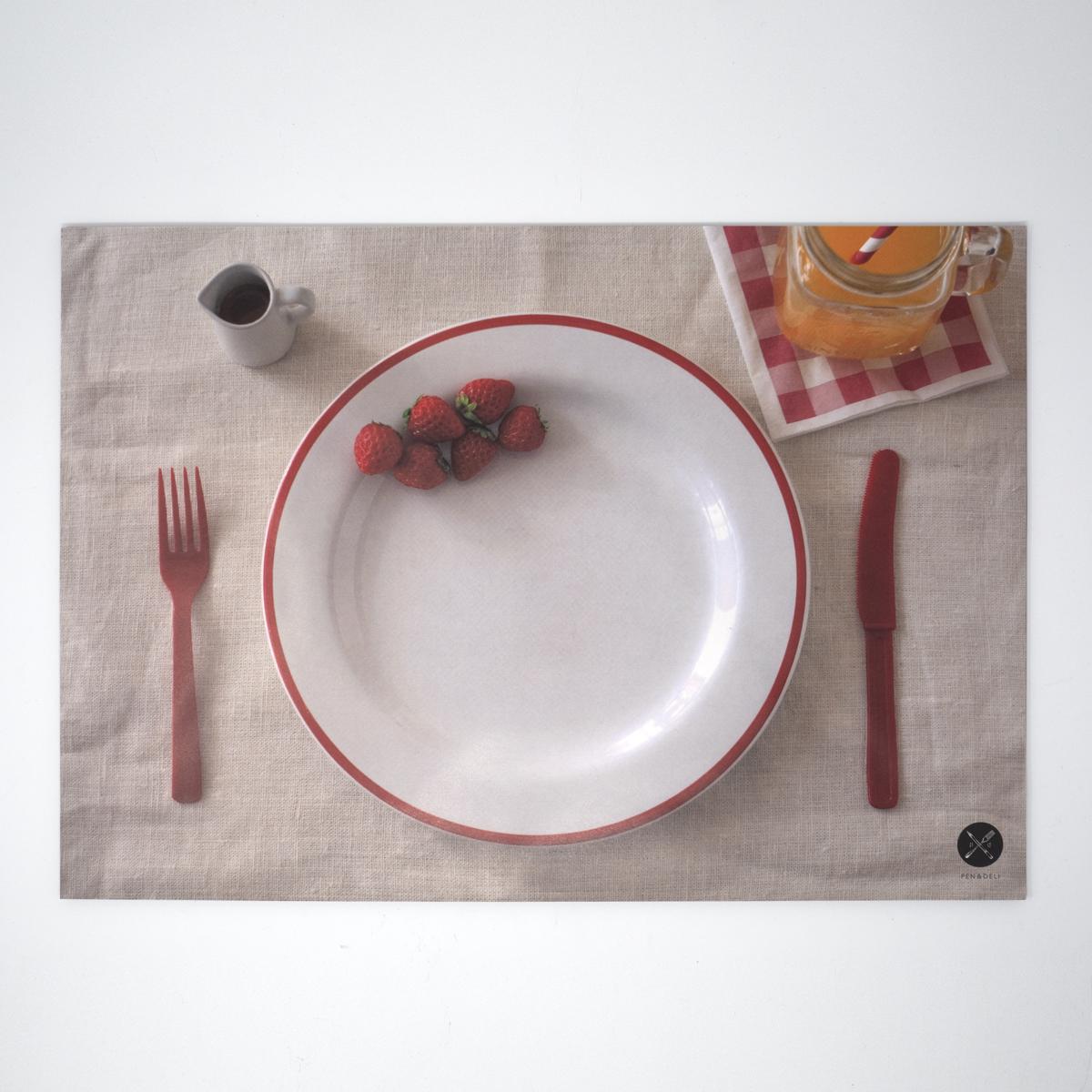 placemat strawberries