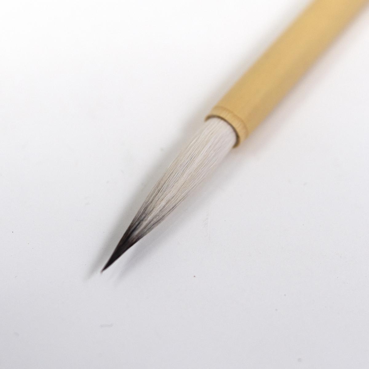 pigment brush closeup alt