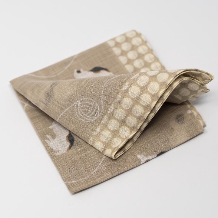 kiriko cat cloth folded