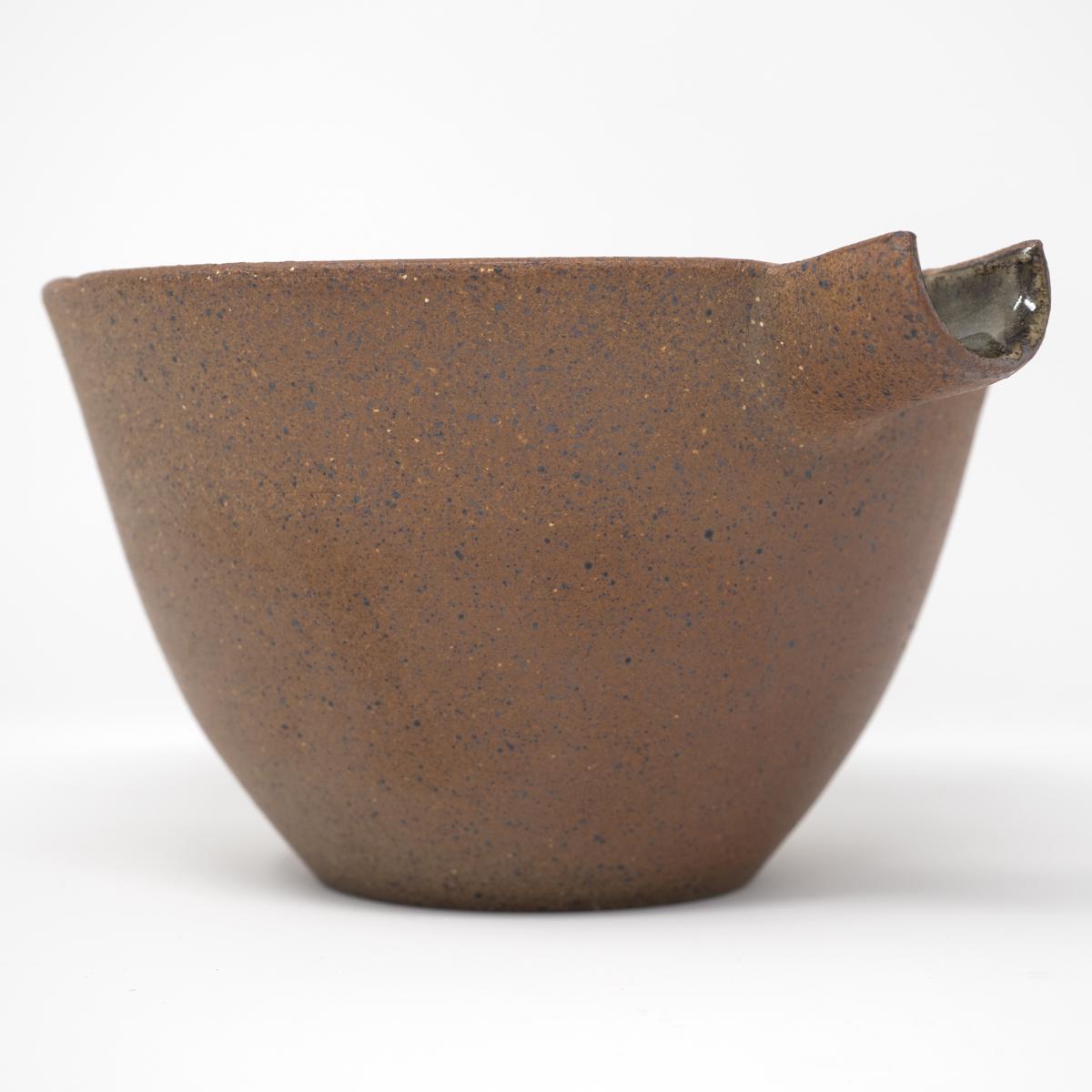 bowl with spout side
