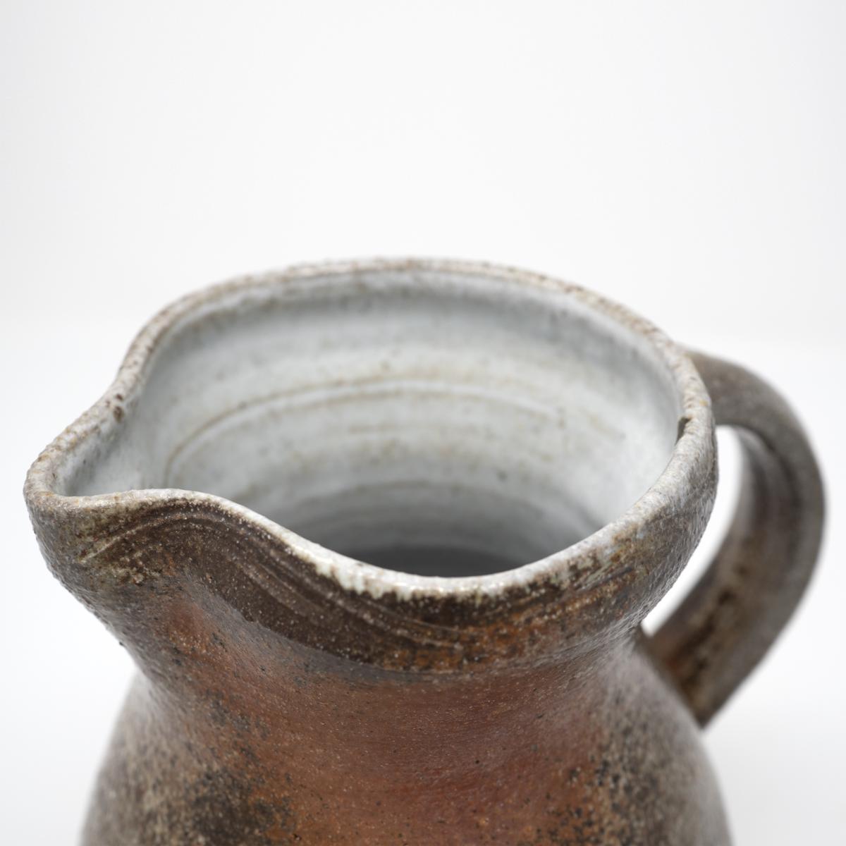 vase top close