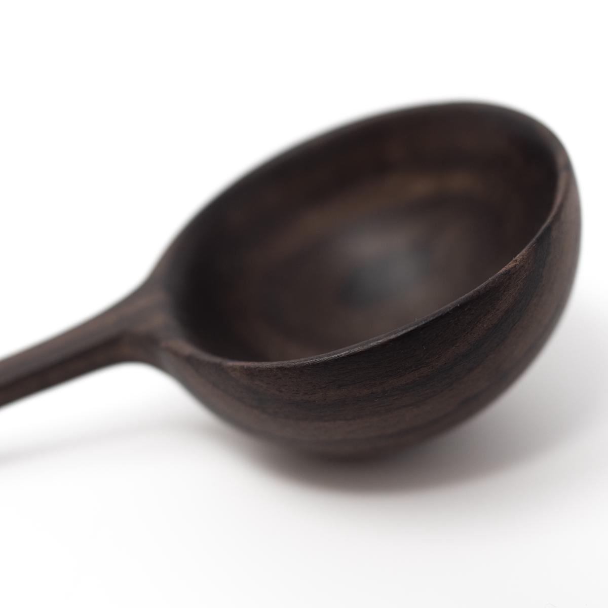 qasa qasa coffee scoop top closeup