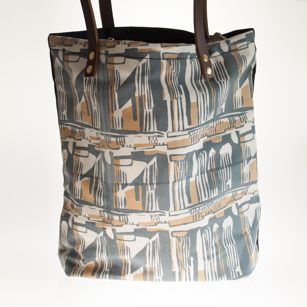 Doric bag front