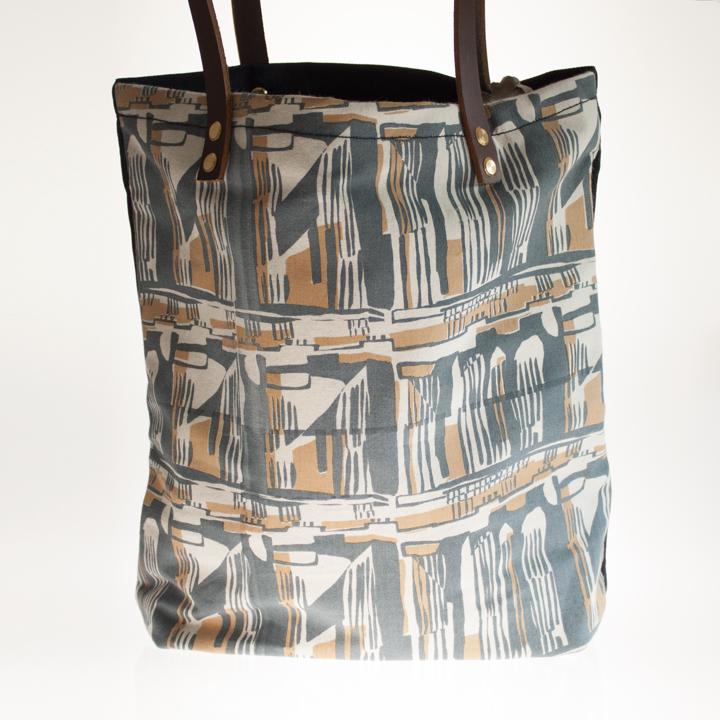 Doric bag front