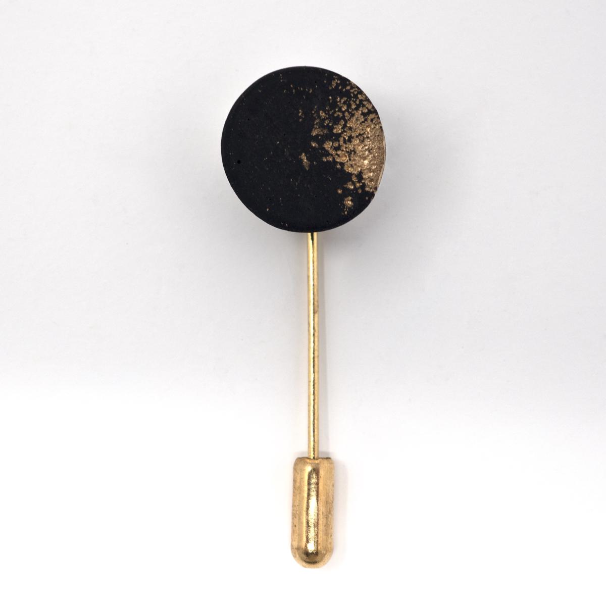 yenchen yawen black pin front