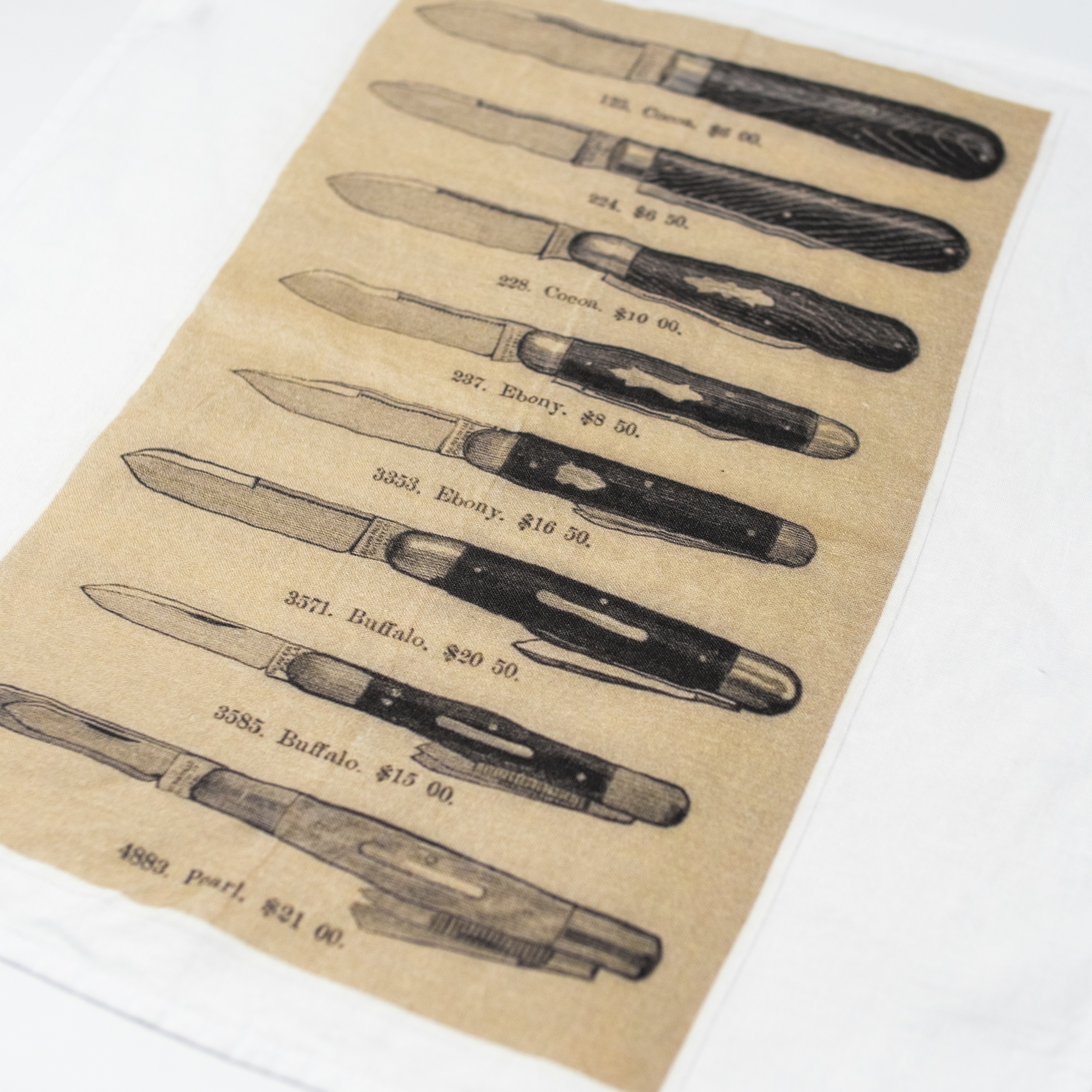knives napkip white angle