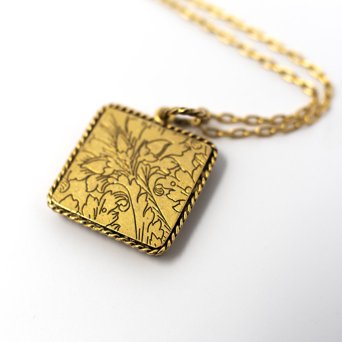 nozomi necklace 1 back