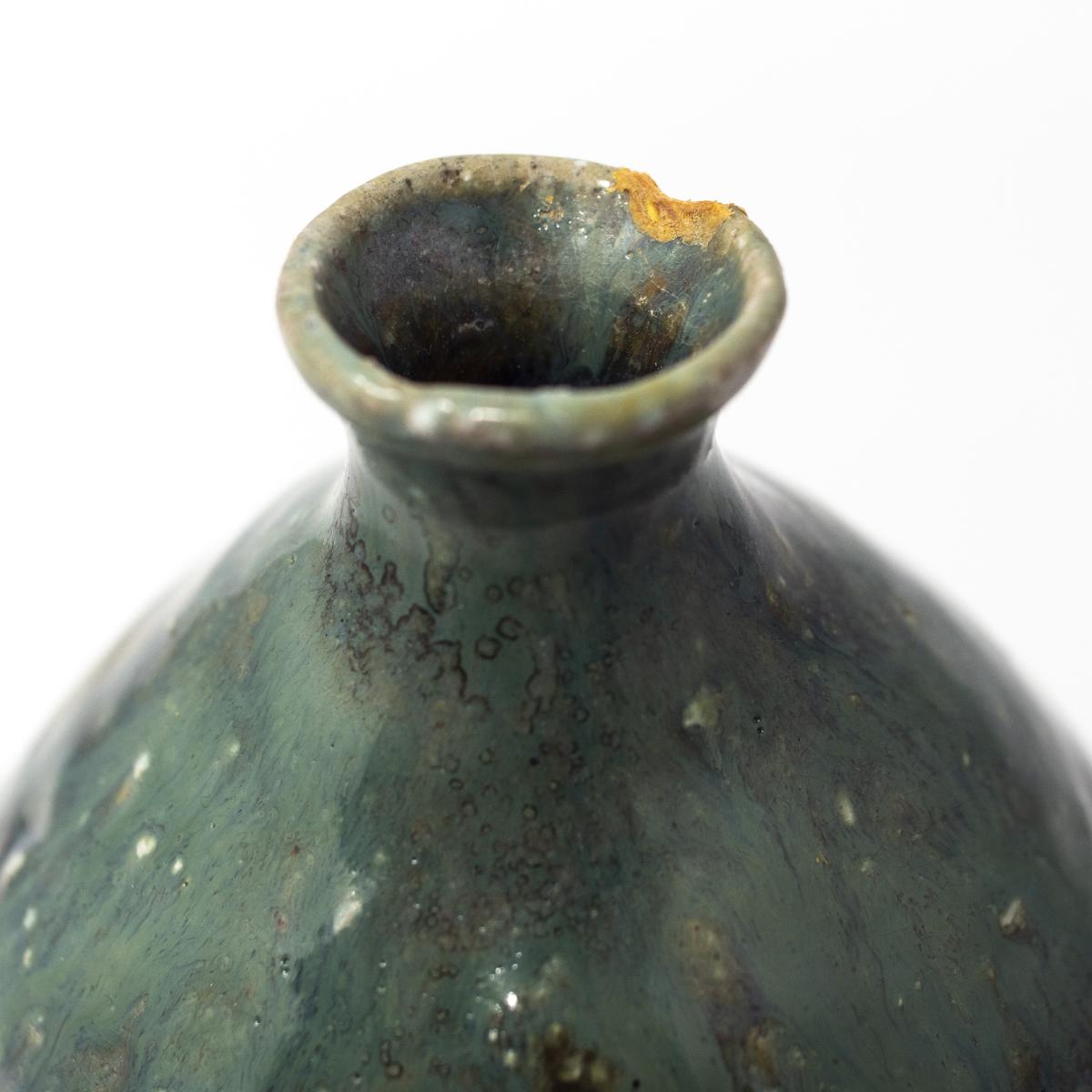 isao kintsugi vase top closeup