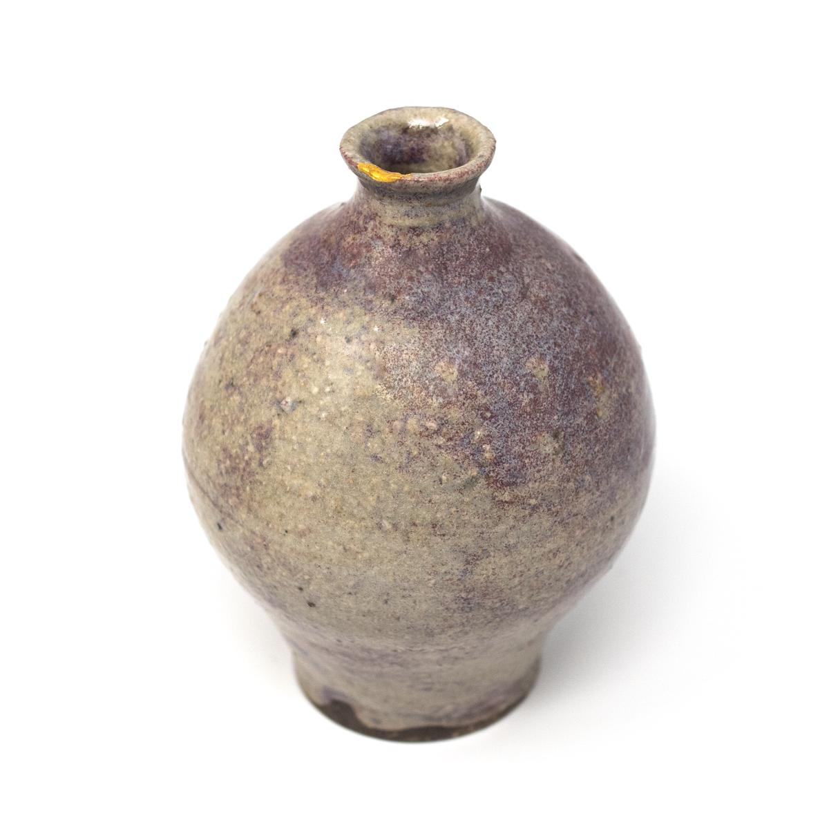 isao kintsugi vase brown top angle