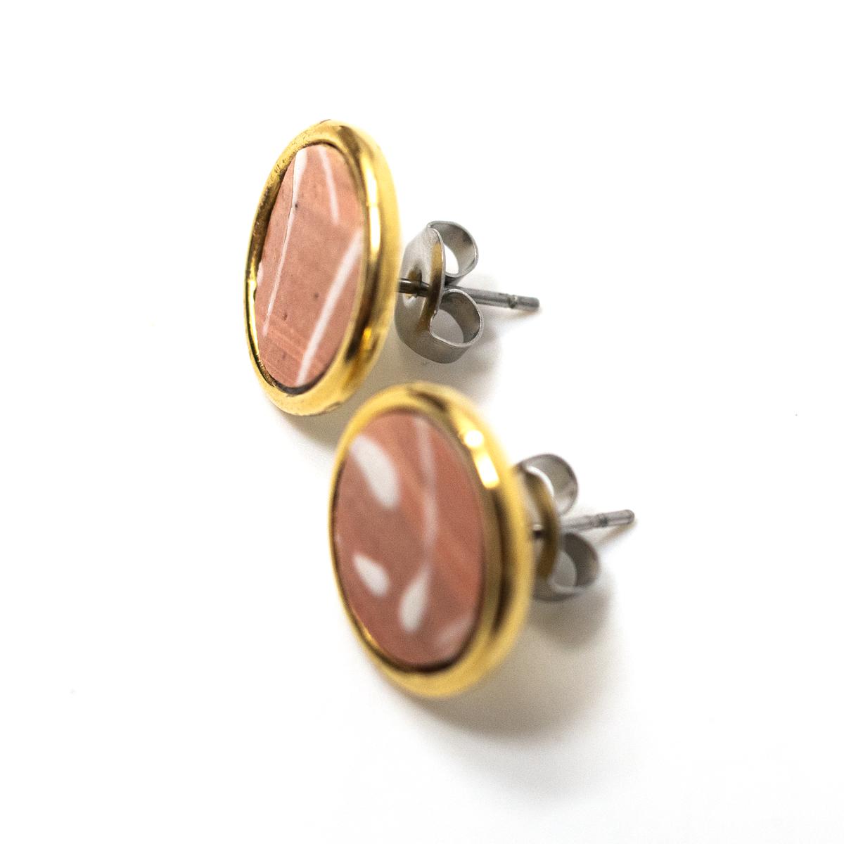 nozomi stud earring red back