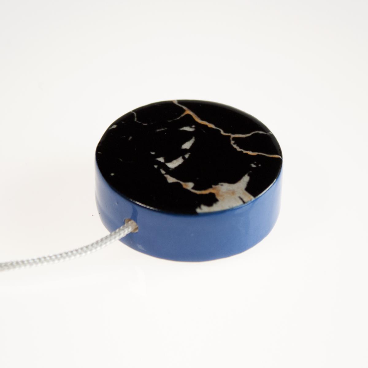 darkbluepullside