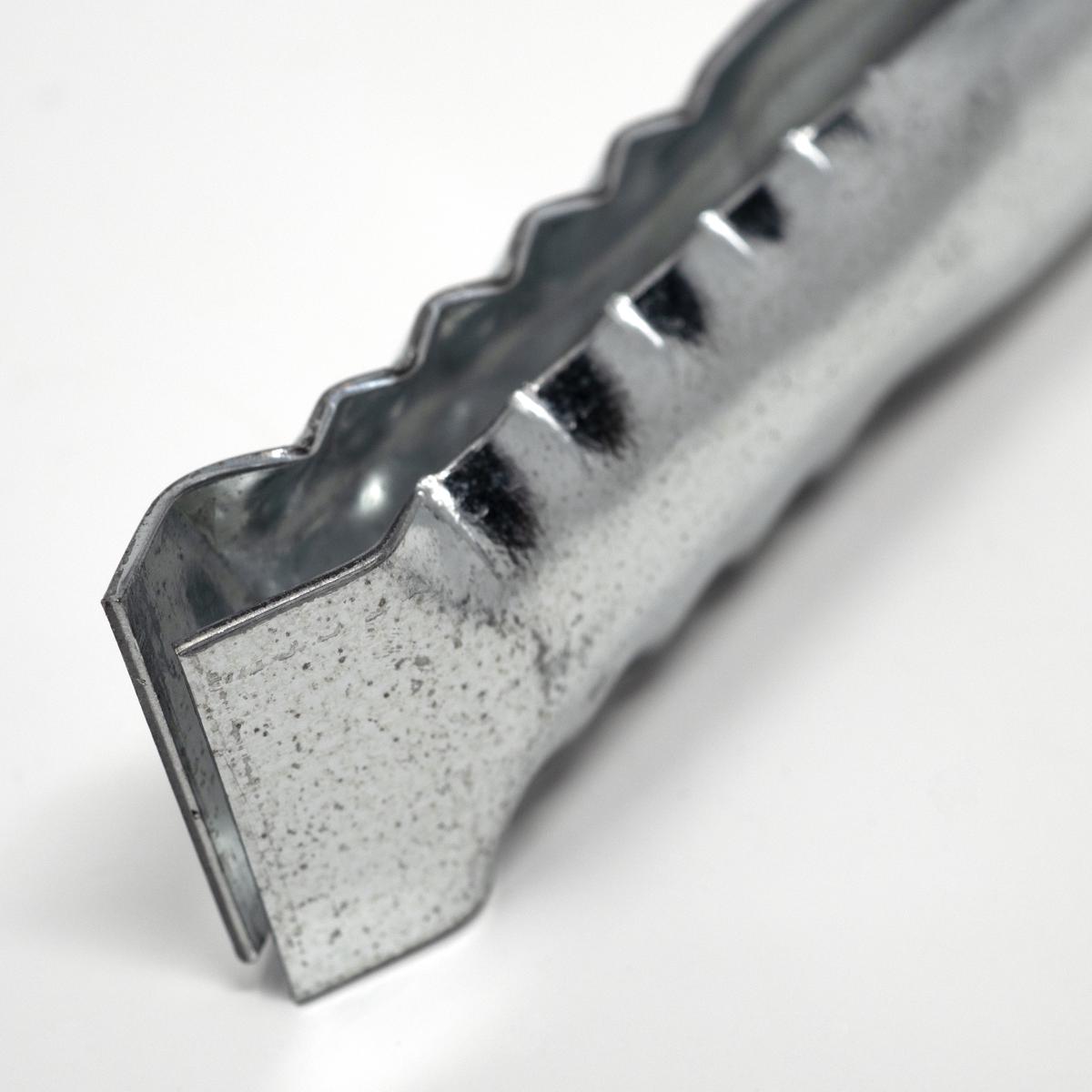 tongs closeup