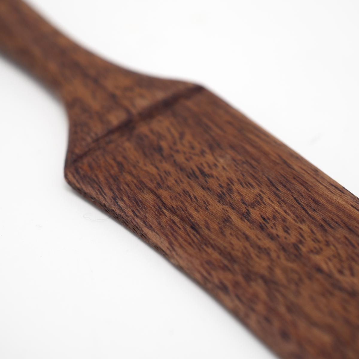 qasa qasa butter knife closeup