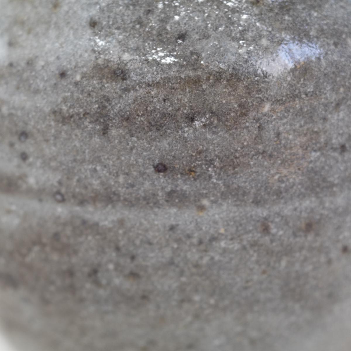 isao white vase closeup