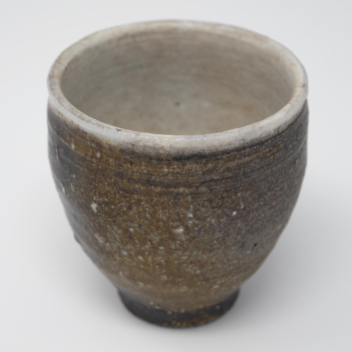 Raw Earth Pot angle