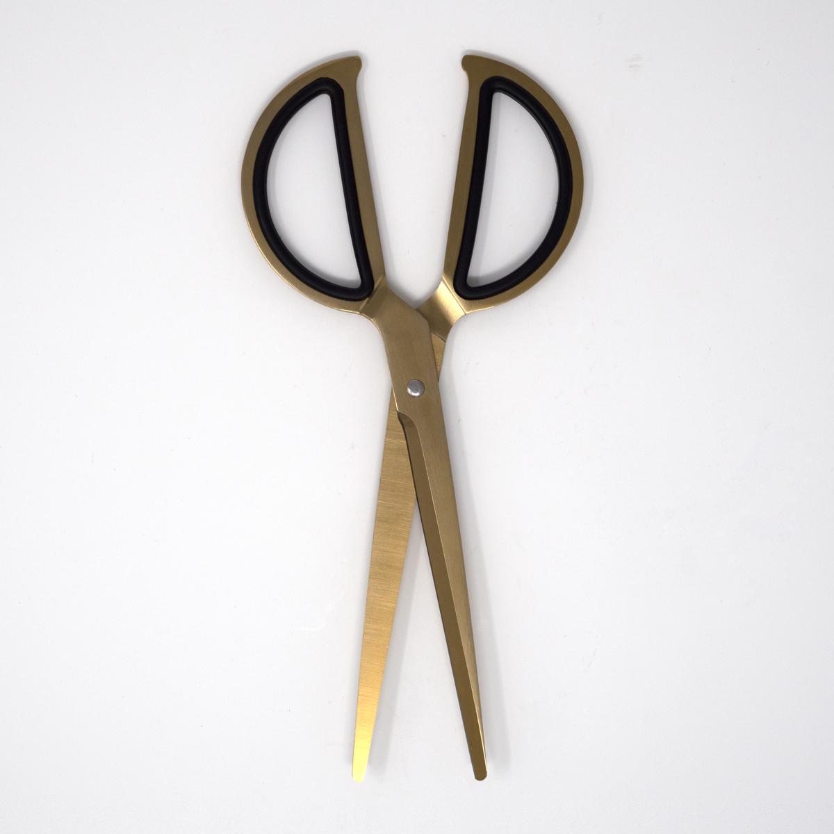 scissors front open