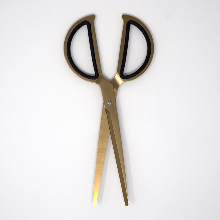 scissors front open